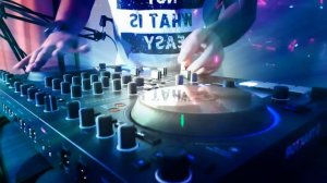 Freestyle Scratch with TRAKTOR KONTROL S4 MK3
