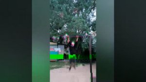 Как сделать солнышко на турнике легко