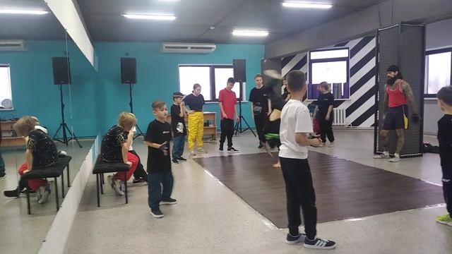 БРЭЙК ДАНС РАЗМИНКА ЧАСТЬ 1 смотреть онлайн