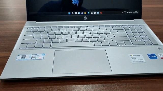 HP 15-eg1000TU (50N49PA) Laptop (Core i5 11th Gen/8 GB/512 GB SSD/Windows 11) Unboxing video смотреть онлайн