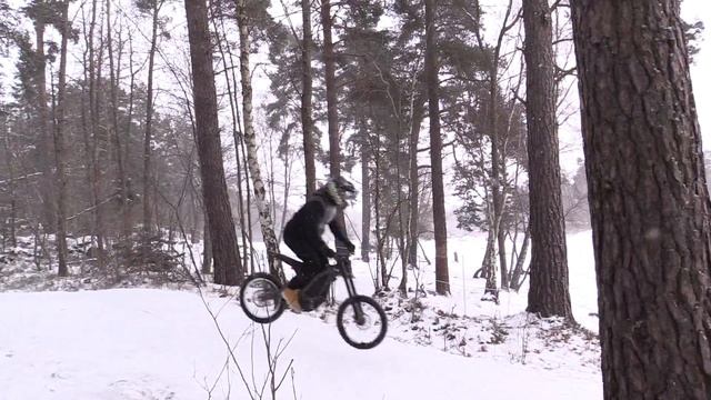 Sur-Ron Light Bee 60V 32Ah 3kW nominal power смотреть онлайн