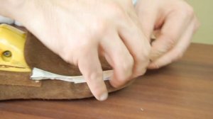 Как убрать пятно с замши