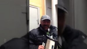 Гармонист отжигает в РОВД