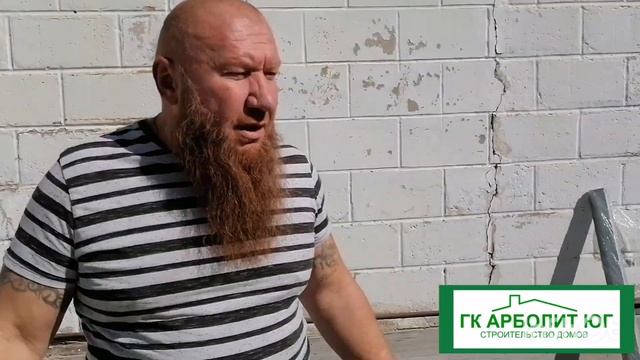 Новониколаевская Краснодарского края, привезли материал для отделки фасада дома.