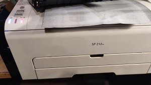 Ricoh SP 212 черный серый сильный фон при печати