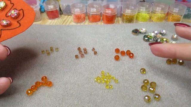 Брошь из бисера и бусин | КЛЕНОВЫЙ лист | beaded brooch