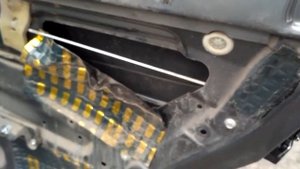 Приора регулировка замков и заднего дивана. Плохо откываются двери и заедает задние сиденья.