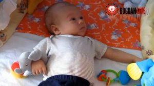 Первые игрушки ребенка 2 месяца