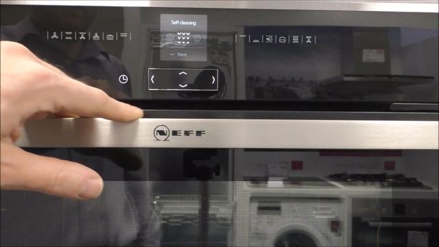 Neff B57CR23NOB Slide and Hide Oven demonstration смотреть онлайн