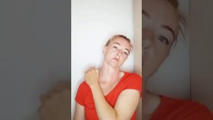 Миофасциальный массаж шеи и лица с помощью мячика