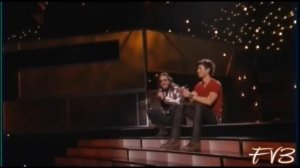 Enrique Iglesias - El Perdedor LIVE at PremioLoNuestro 2014