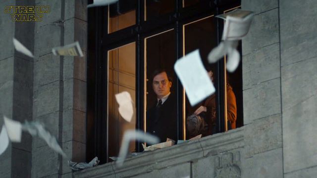 BABYLON BERLIN Staffel 3x1: Gereon hat eine Horrorvision | Volker Bruch erklärt die Eröffnungsszene смотреть онлайн