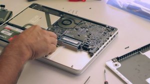 How to replace early 2011 MacBook Pro Battery