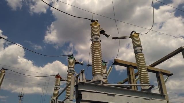 Оперативные переключения, включение шинного разъединителя 110кВ, электрическая дуга смотреть онлайн