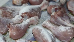 Куриная голень с чесноком