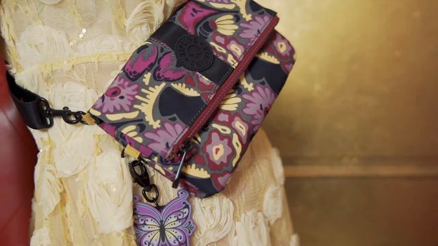 Meet the Lynne - KIPLING X ANNA SUI смотреть онлайн