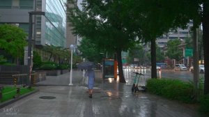 Heavy Monsoon Rain Walk   Cheonggyecheon Stream is completely closed   4K HDR