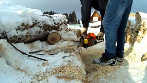 Как пилит бензопила Штиль MS 180. / Сравнение двух бензопил.