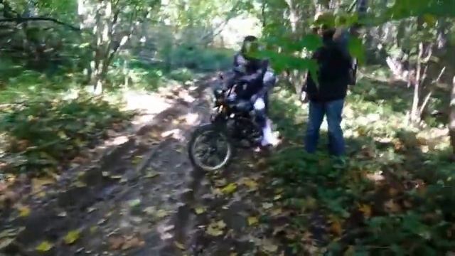 Поездка в лес на мопедах! Грязь, песок, шоссе... Мы выживем? смотреть онлайн