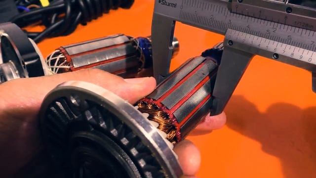 Неужели одно и то же?! Енергомаш УШМ-9513ПМ vs Енергомаш УШМ-9513П смотреть онлайн