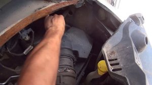 Чистка подкапотных дренажных отверстий Renault Master 3.