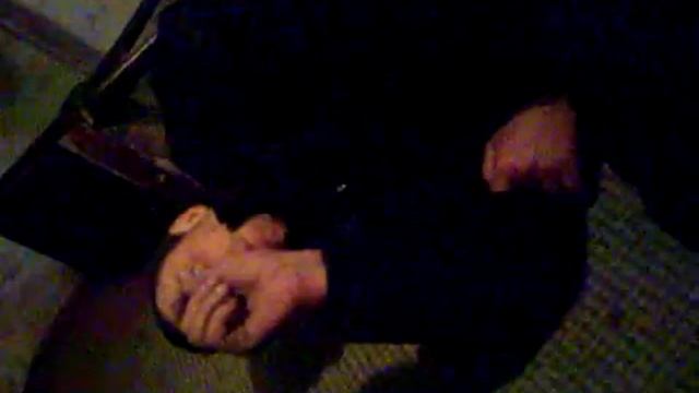 Пьяный Труп здесь , Нокдаун у товарища!, В ауте тело друга! -пей побольше!! смотреть онлайн