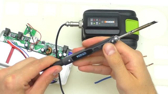 ?ШУРУПОВЕРТ ДЛЯ ЗАПУСКА АВТО? ПЕРЕДЕЛЫВАЕМ СТАРЫЙ ШУРУПОВЕРТ НА ЛИТИЙ jump starter + USB смотреть онлайн