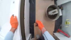 Монтаж лючка скрытого монтажа под ванной для замена сифона с плитки(установка ревизионного люка)