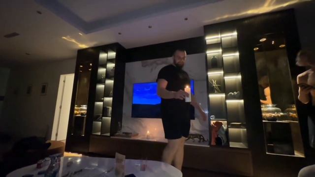 ХАЗЯЕВА В ТУРЦИИ / ПАРАДЕЕВИЧ,КОРЕШ и ГОРИЛЫЧ ПРИЛЕТЕЛИ В ТУРЦИЮ К КОСТЕ смотреть онлайн