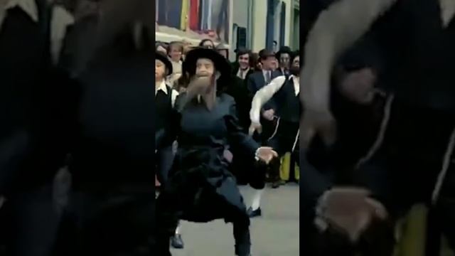 Funny jewish dance. Подлая еврейская музыка.