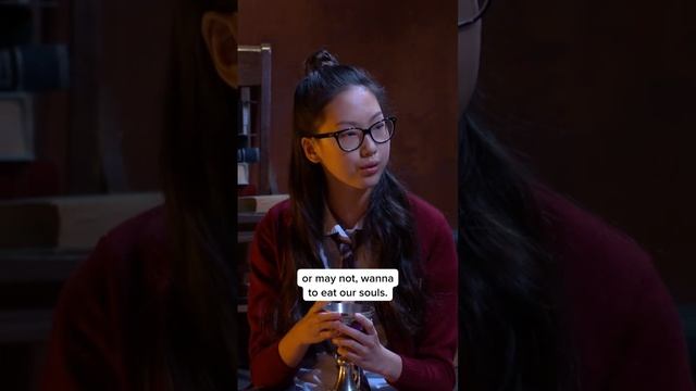 Summon An Evil Spirit or Read Chapter 3 ??? #Bizaardvark #Shorts смотреть онлайн