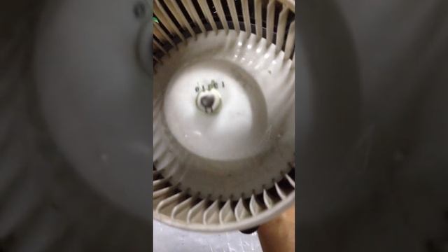 Чистка и смазка двигателя вентилятора отопителя салона смотреть онлайн