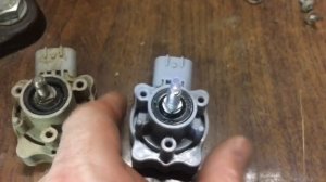 Датчик положения кузова на lexus rx330 2004.