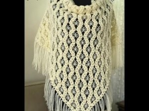 ШАЛЬ КРЮЧКОМ с пышными косичками и паучками.