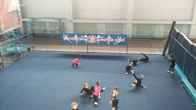 КУВЫРОК НАЗАД смотреть онлайн