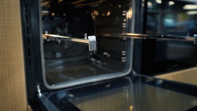 Обзор нового духового шкафа GRAUDE BMP 60.4 S с пиролитической очисткой смотреть онлайн