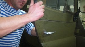 Герметизируем салон УАЗ-469, ставим новые уплотнители надставок под тент.