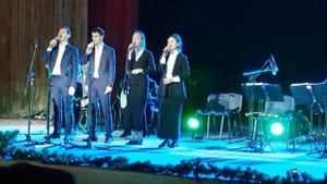 Иисус Христос родился, ныне праздник рождества