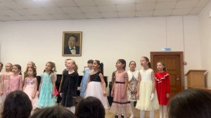 Как красиво снег идёт. Музыка и слова М.Еремеевой.