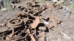 Нашел много металлолома. Много денег в одном месте. В поисках металлолома