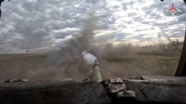 Уникальные кадры боевой работы экипажа танка Т-90А мотострелковой бригады гвардейской танковой армии
