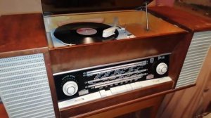 По набережной, фокстрот.