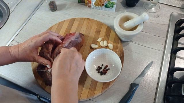 Велосипедная прогулка к морю🚴 Готовлю буженину с можжевельником и розмарином 🤤 смотреть онлайн