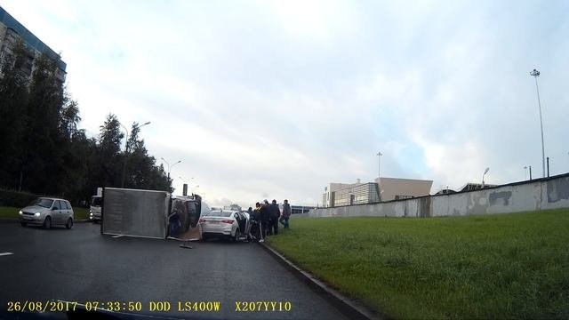 Перевернул газель на Планерной