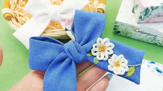 Бант с вышивкой на резинке. Вышитый бант. Бант Резинка для волос Джасинта. смотреть онлайн