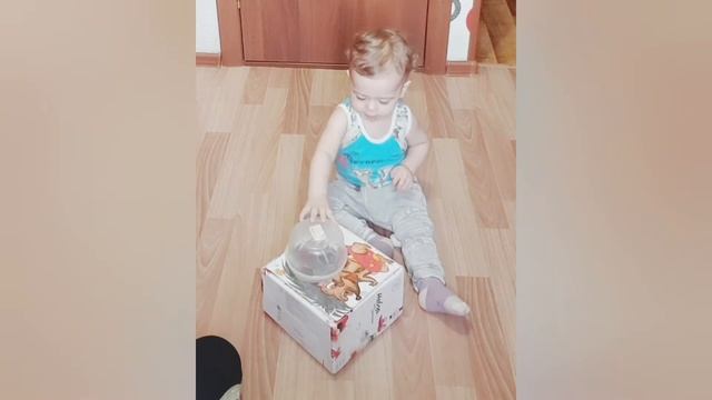Детская игра – коробка кормим ежика мелкая моторика рук развивашки (игры для детей) для детей в год