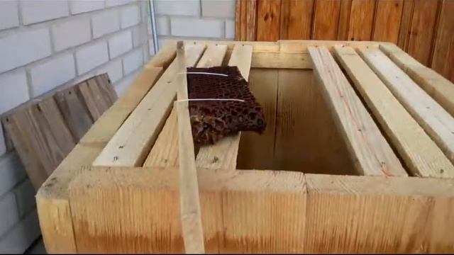 Безрамочная ловушка для пчёл. смотреть онлайн