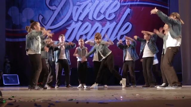 Отчетный концерт "Dance people" группа Марии Будкиной "Банда галактики" смотреть онлайн