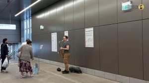 Мелодия из фильма «Титаник», исполненная на саксофоне