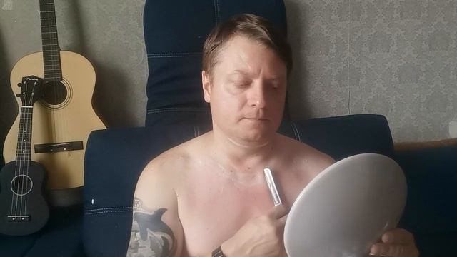 Удаление растительности на теле опасной бритвой. смотреть онлайн